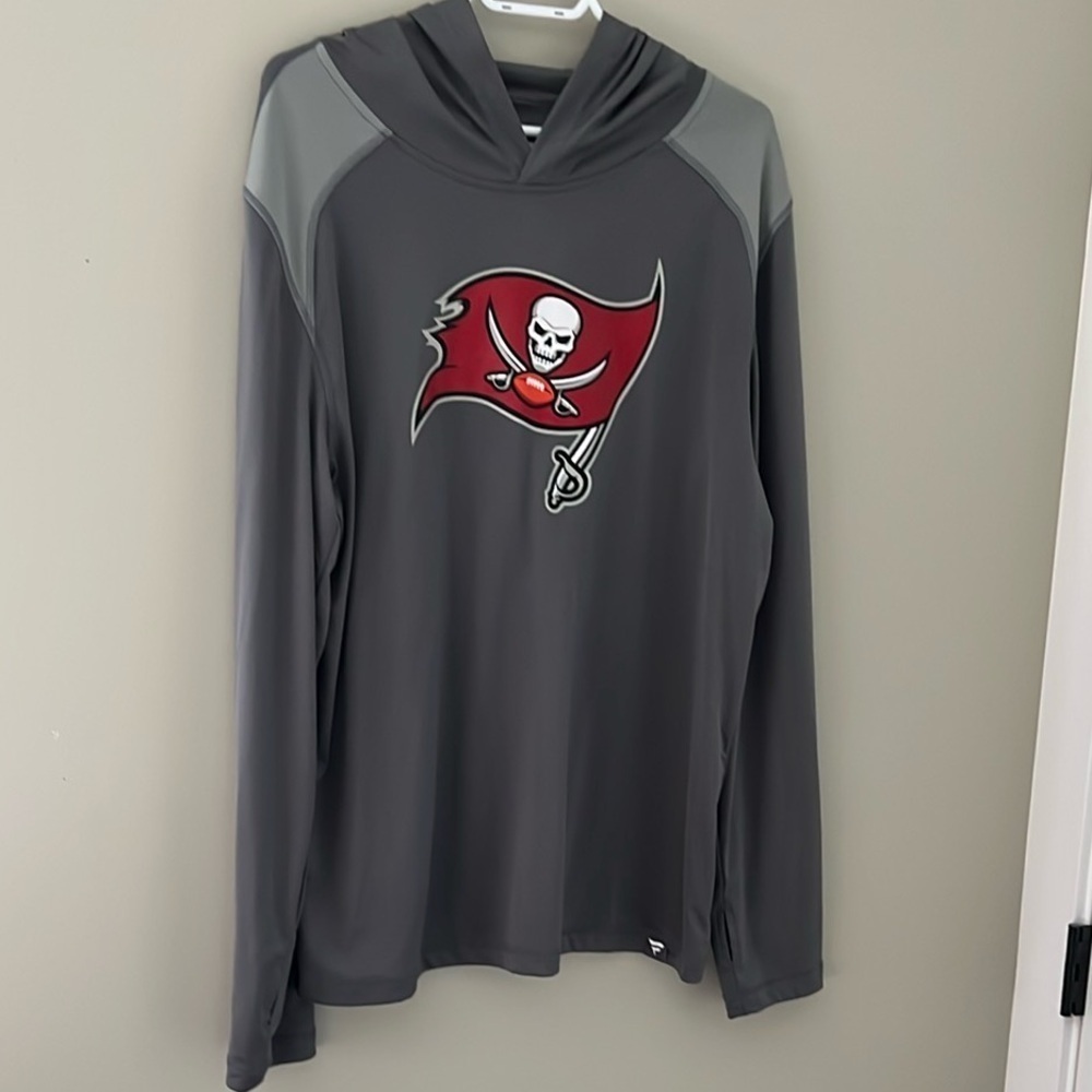 Fanatics Tampa Bay Buccaneers Performance Hooded Long Sleeve Shirt L